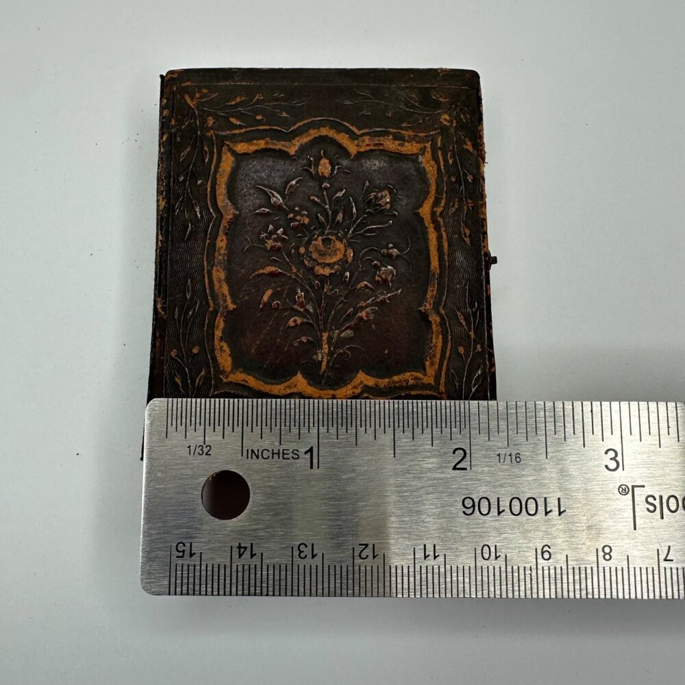 Antique Daguerreotype Photograph 1/9th Plate Victorian Woman Book Leather Case - Picture 13 of 14